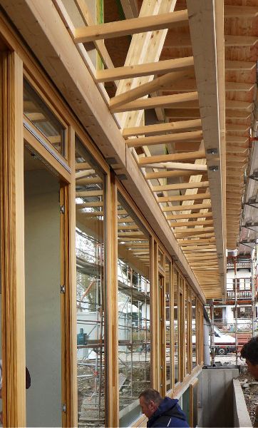 Ab Kellerdecke ist Holz der überwiegende Baustoff (Quelle: Arc Architekten)